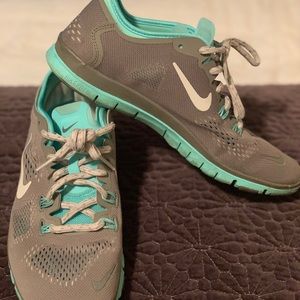 Nike Free Running Shoes 7.5 Grey & Turquoise